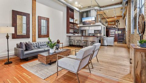 801 Washington Avenue N