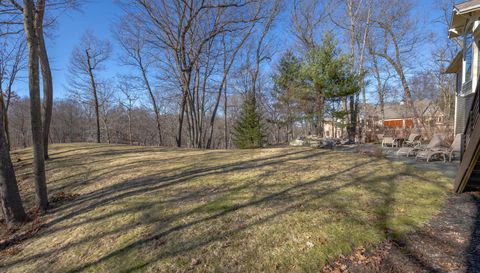 4209 N Oak Pointe Ct NE