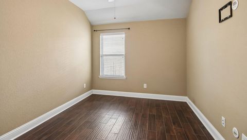 2124 Llerena Ln