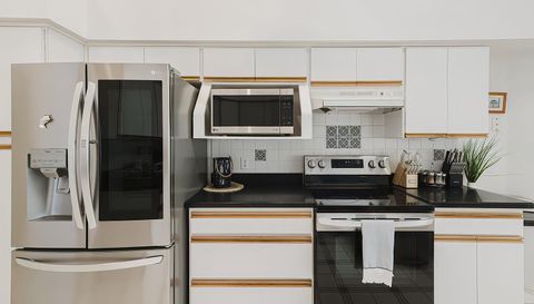 240 N Country Club Dr