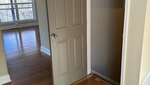 209 Falcon Crest Way