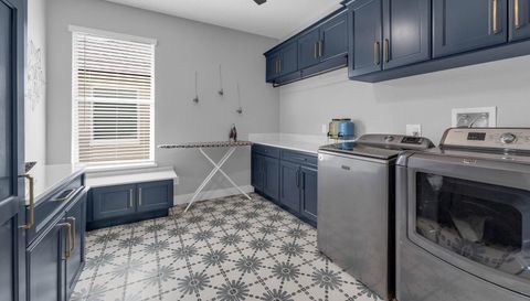 2643 University Acres Dr