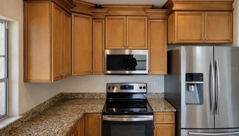 2741 FOXFIRE COURT