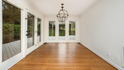 1820 Hunting Ridge Rd