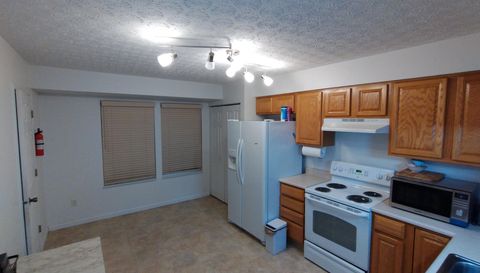 5888 Abernathy Ln