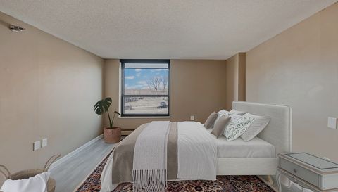 6615 Lake Shore Drive S