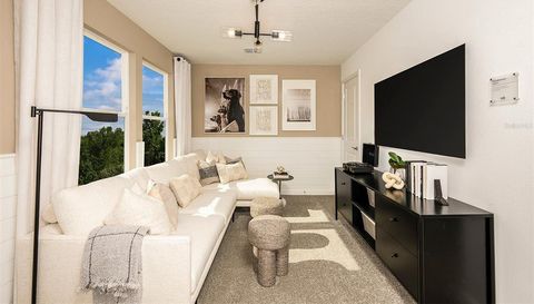 1090 SILVERLAKE BOULEVARD