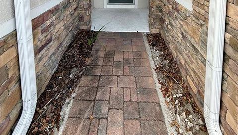 7522 ALOMA PINES COURT
