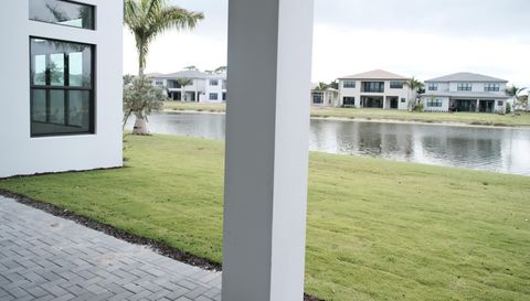 9516 Riverside Pk Dr