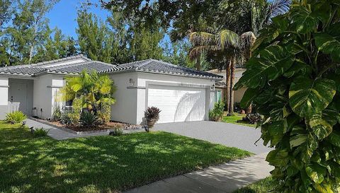 4638 SW 134th Ave