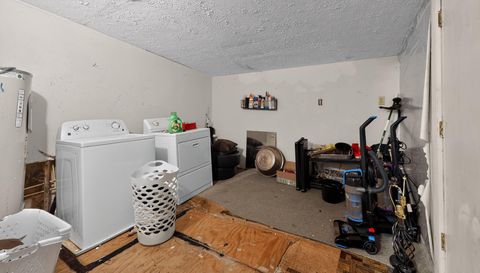 441 Sarah Dr