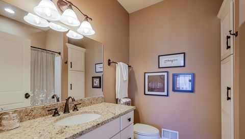 4209 N Oak Pointe Ct NE