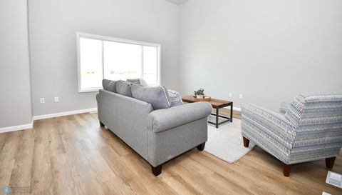 2387 Eagle Valley Drive S