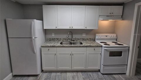 1400 STRAWBERRY PLACE