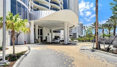 17201 Collins Ave