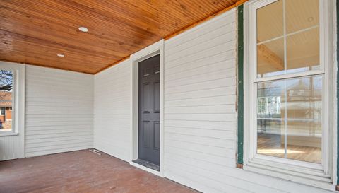 304 S Prairie Street