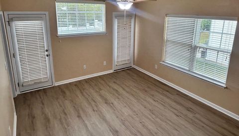 312 Robyns Glen Cir