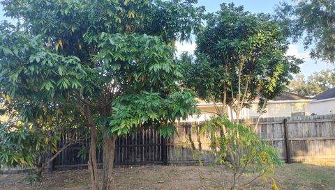 5398 Oxford Manor Cir