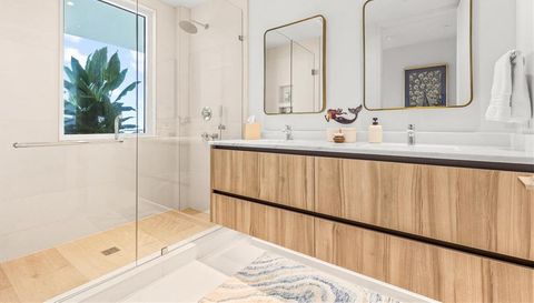 1020 SUNSET POINT ROAD