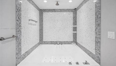 200 Biscayne Boulevard Way