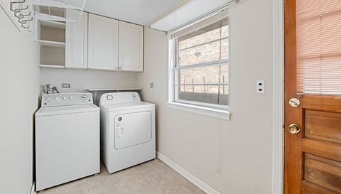 7303 N Kildare Avenue