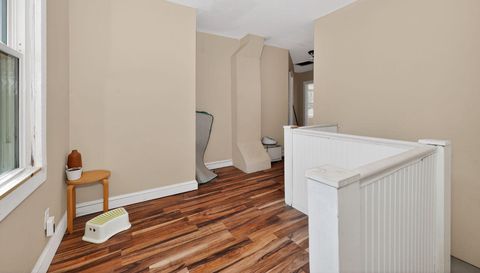 111 E 54th St