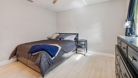 1102 E River Cove St