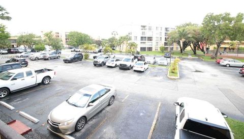 9220 Fontainebleau Blvd