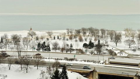 5555 N Sheridan Road