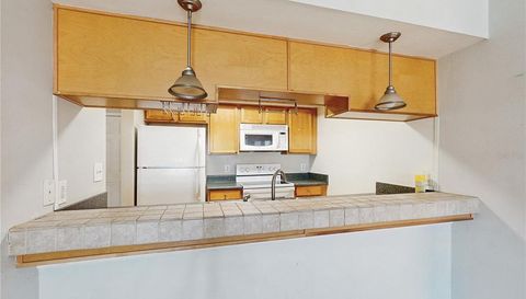 117 N MERCURY AVENUE