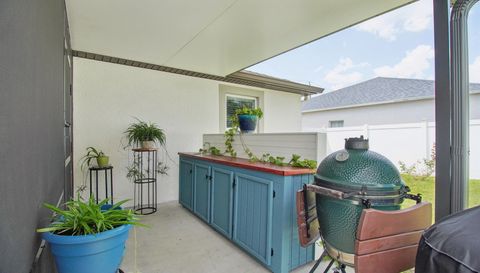 17 Ruth Dr