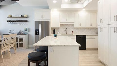 557 PINELLAS BAYWAY S