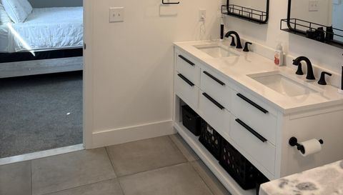 324 Leah Miller Dr NW