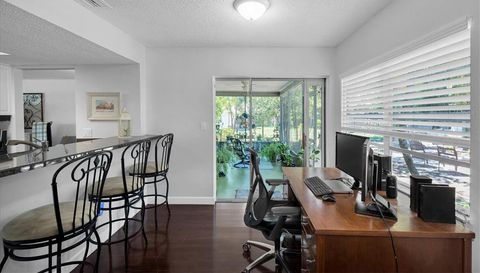 25 HARBOR WOODS CIRCLE