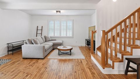 129 Chicago Avenue N