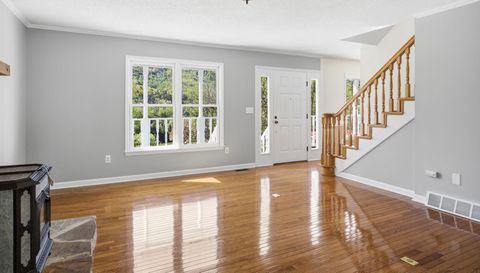29 Small Mountain Dr