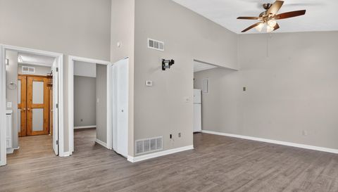 1464 A NE PINE LOG RD