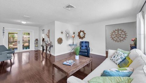 25 HARBOR WOODS CIRCLE