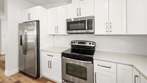 1119 Periwinkle Way Unit 355