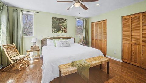 6611 Crooked Creek