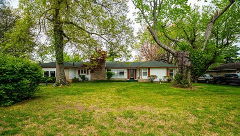 1609 Crestview Dr