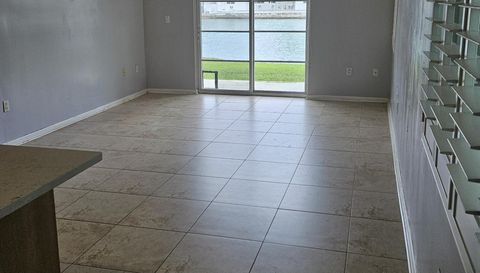 6905 Bay Dr