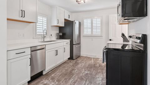 129 Chicago Avenue N