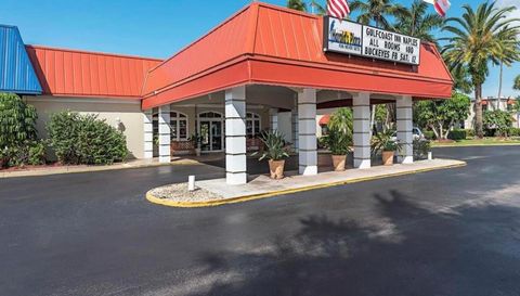 2555 Tamiami Trl N 128