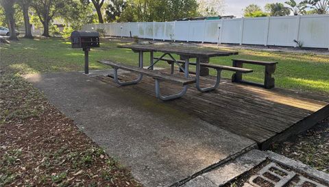 117 N MERCURY AVENUE