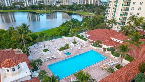 19900 W Country Club Dr