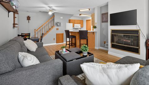 4065 Wilshire Circle