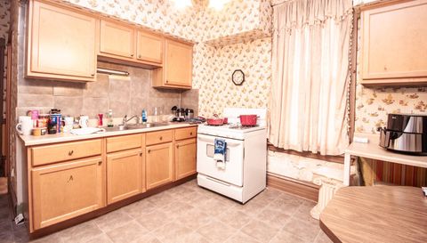 2545 N Monticello Avenue