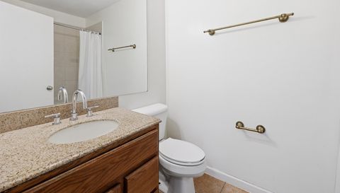 377 Farmingdale Circle