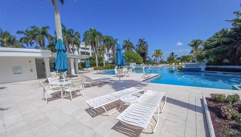 360 GULF OF MEXICO DRIVE